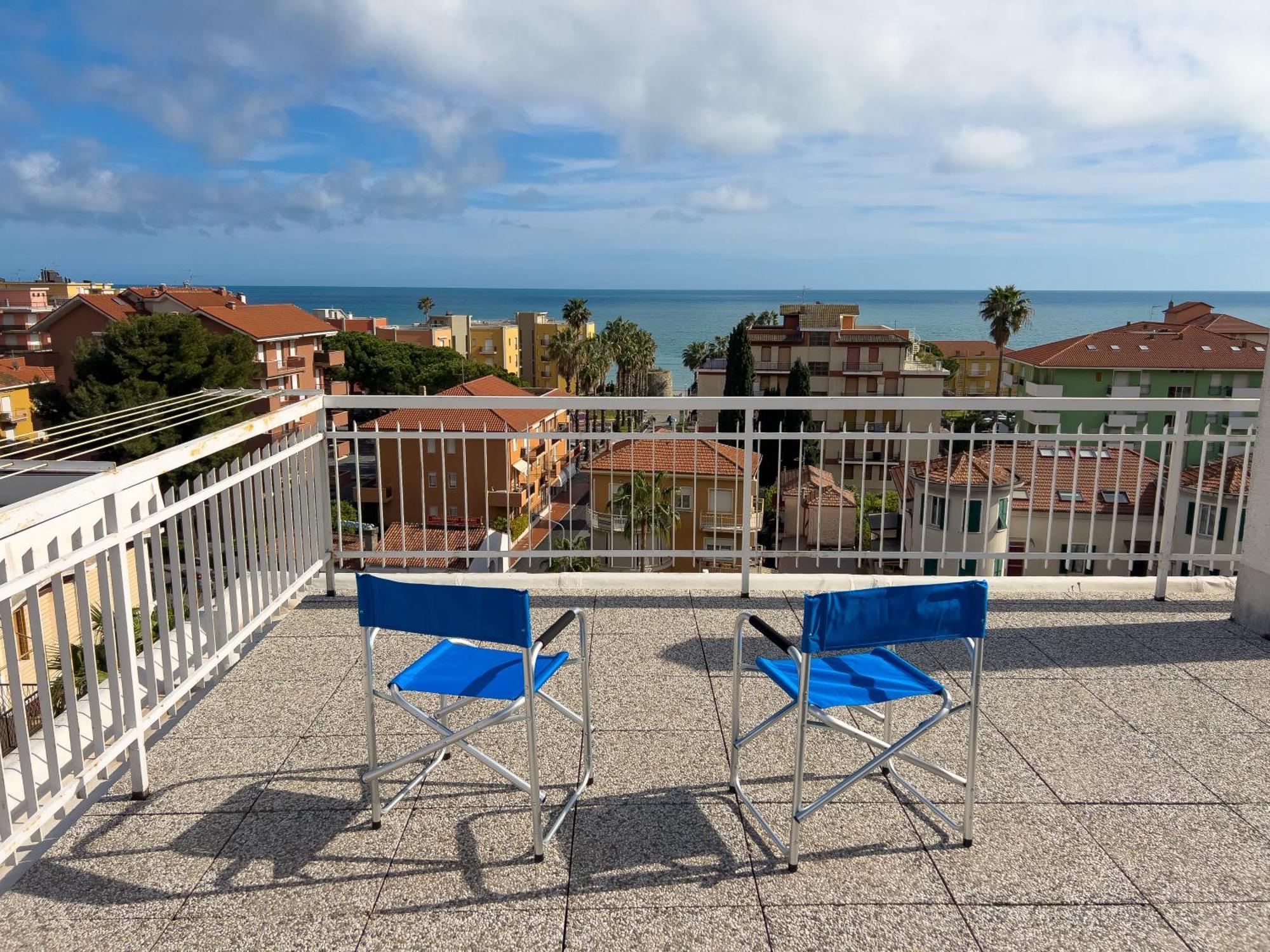 Casa Carlotta Lejlighed San Bartolomeo Al Mare Eksteriør billede